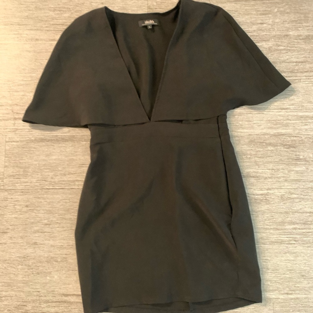 Lulu’s deep V bodycon dress black